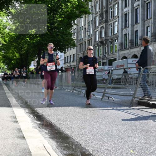 14.06.2026 - REWE Women's Run J. Mangold http://msf.ph/oto/9754690 14.06.2026 10:14:26 Ziel 10064, 10509, 11359, 11461 meine-sportfotos.de