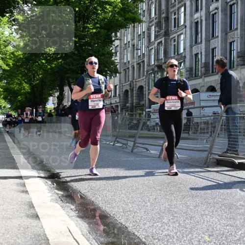 14.06.2026 - REWE Women's Run J. Mangold http://msf.ph/oto/9754696 14.06.2026 10:14:27 Ziel 10064, 10509, 11359, 11461 meine-sportfotos.de