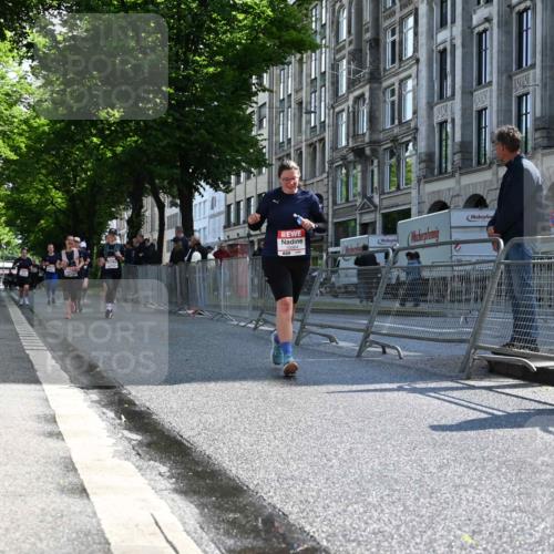 14.06.2026 - REWE Women's Run J. Mangold http://msf.ph/oto/9754717 14.06.2026 10:14:29 Ziel 10064, 10509, 11359, 11461 meine-sportfotos.de