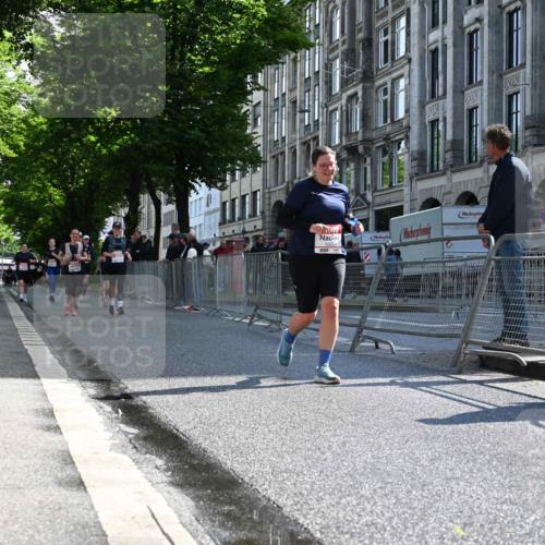 14.06.2026 - REWE Women's Run J. Mangold http://msf.ph/oto/9754722 14.06.2026 10:14:30 Ziel 10064, 10509, 10550, 11195, 11461 meine-sportfotos.de