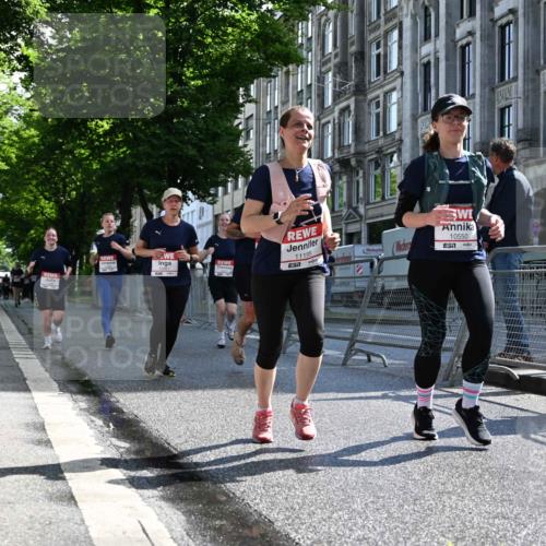 14.06.2026 - REWE Women's Run J. Mangold http://msf.ph/oto/9754736 14.06.2026 10:14:36 Ziel 10064, 10394, 10550, 10569, 10872, 10883, 10961, 10962, 11195, 11286 meine-sportfotos.de