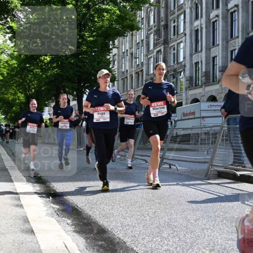 14.06.2026 - REWE Women's Run J. Mangold http://msf.ph/oto/9754746 14.06.2026 10:14:37 Ziel 10394, 10550, 10569, 10872, 10883, 10961, 10962, 11195, 11286 meine-sportfotos.de