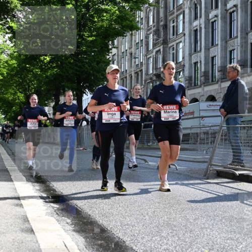 14.06.2026 - REWE Women's Run J. Mangold http://msf.ph/oto/9754748 14.06.2026 10:14:37 Ziel 10394, 10550, 10569, 10872, 10883, 10961, 10962, 11195, 11286 meine-sportfotos.de