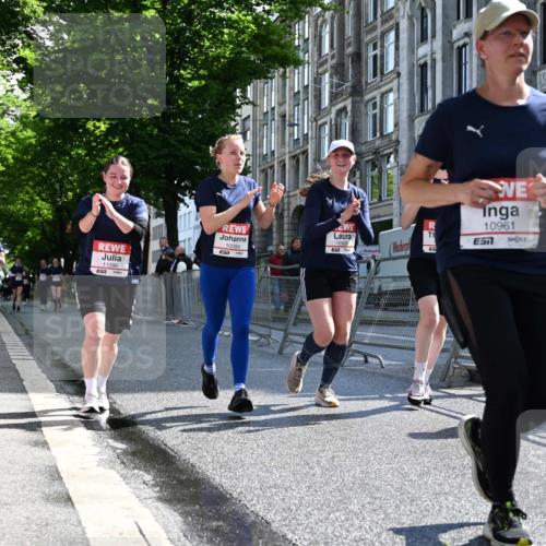 14.06.2026 - REWE Women's Run J. Mangold http://msf.ph/oto/9754760 14.06.2026 10:14:38 Ziel 10394, 10550, 10569, 10872, 10883, 10961, 10962, 11195, 11286 meine-sportfotos.de