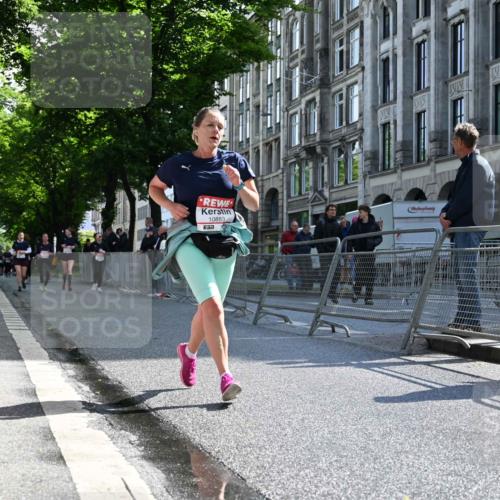 14.06.2026 - REWE Women's Run J. Mangold http://msf.ph/oto/9754782 14.06.2026 10:14:42 Ziel 10394, 10569, 10872, 10883, 10961, 10962, 11286 meine-sportfotos.de