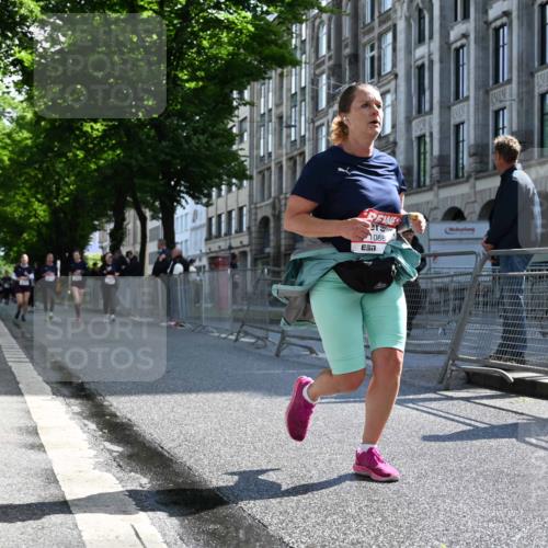 14.06.2026 - REWE Women's Run J. Mangold http://msf.ph/oto/9754788 14.06.2026 10:14:42 Ziel 10394, 10569, 10872, 10883, 10961, 10962, 11286 meine-sportfotos.de