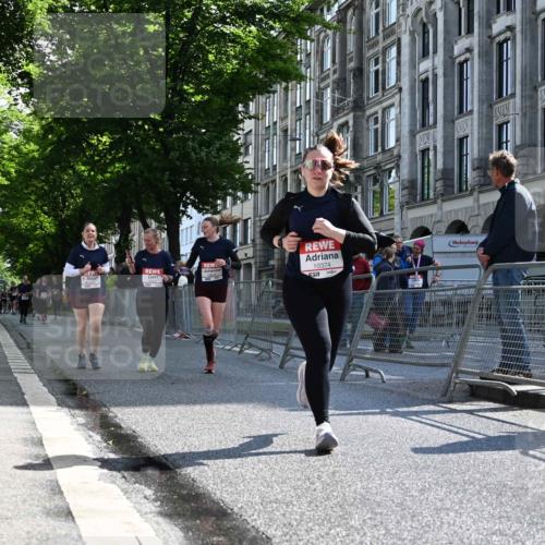 14.06.2026 - REWE Women's Run J. Mangold http://msf.ph/oto/9754803 14.06.2026 10:14:49 Ziel 10374, 10404, 10644, 10689 meine-sportfotos.de