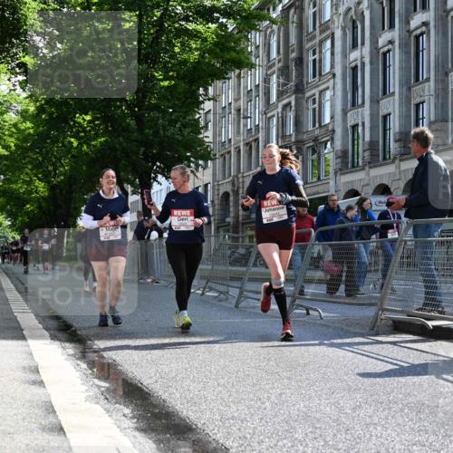 14.06.2026 - REWE Women's Run J. Mangold http://msf.ph/oto/9754812 14.06.2026 10:14:51 Ziel 10374, 10404, 10644, 10689, 11398 meine-sportfotos.de