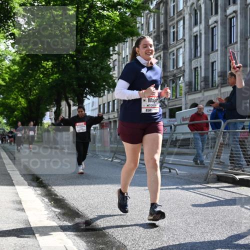 14.06.2026 - REWE Women's Run J. Mangold http://msf.ph/oto/9754839 14.06.2026 10:14:53 Ziel 10374, 10404, 10644, 10689, 11398 meine-sportfotos.de