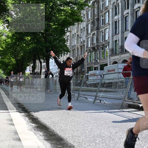 14.06.2026 - REWE Women's Run J. Mangold http://msf.ph/oto/9754847 14.06.2026 10:14:54 Ziel 10374, 10404, 10644, 10689, 11398 meine-sportfotos.de