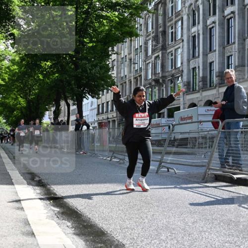 14.06.2026 - REWE Women's Run J. Mangold http://msf.ph/oto/9754851 14.06.2026 10:14:54 Ziel 10374, 10404, 10644, 10689, 11398 meine-sportfotos.de
