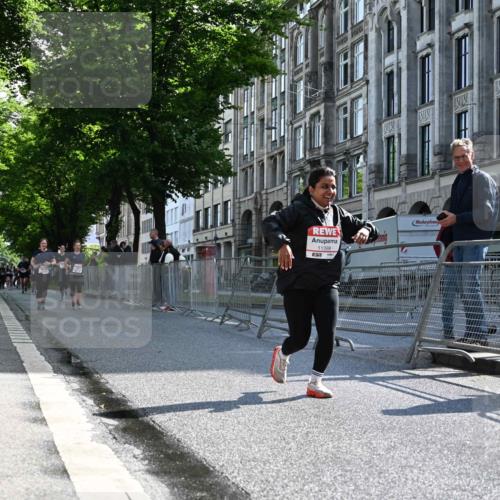 14.06.2026 - REWE Women's Run J. Mangold http://msf.ph/oto/9754854 14.06.2026 10:14:55 Ziel 10404, 10644, 10689, 11398 meine-sportfotos.de
