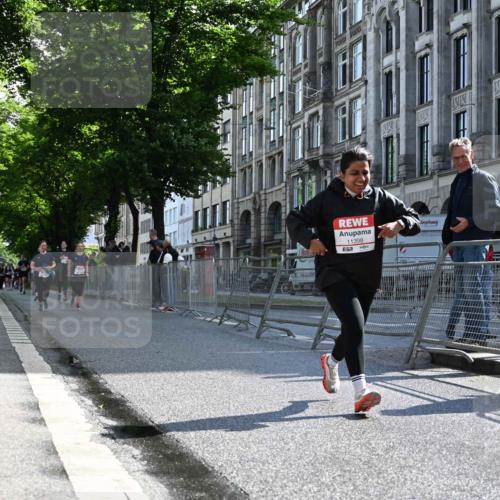 14.06.2026 - REWE Women's Run J. Mangold http://msf.ph/oto/9754857 14.06.2026 10:14:55 Ziel 10404, 10644, 10689, 11398 meine-sportfotos.de