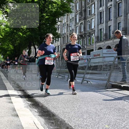 14.06.2026 - REWE Women's Run J. Mangold http://msf.ph/oto/9754864 14.06.2026 10:15:01 Ziel 10523, 10577, 10758, 11120, 11430 meine-sportfotos.de
