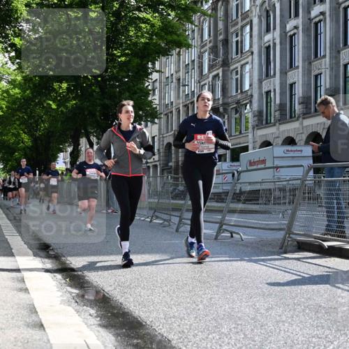 14.06.2026 - REWE Women's Run J. Mangold http://msf.ph/oto/9754886 14.06.2026 10:15:04 Ziel 10523, 10577, 10758, 11120, 11430 meine-sportfotos.de