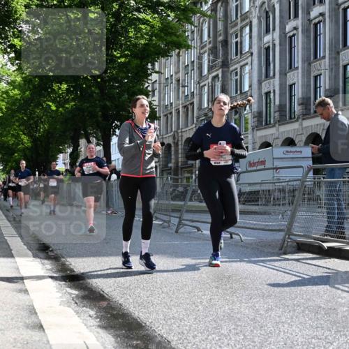 14.06.2026 - REWE Women's Run J. Mangold http://msf.ph/oto/9754888 14.06.2026 10:15:04 Ziel 10523, 10577, 10758, 11120, 11430 meine-sportfotos.de