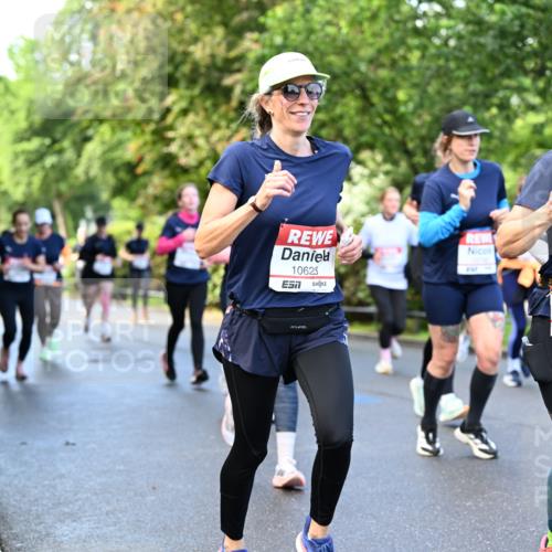 14.06.2026 - REWE Women's Run Dr. Thomas Lammeyer http://msf.ph/oto/9754890 14.06.2026 09:18:13 Laufen 10623, 10092, 7 meine-sportfotos.de