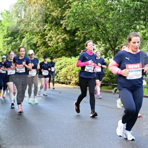 14.06.2026 - REWE Women's Run Dr. Thomas Lammeyer http://msf.ph/oto/9754904 14.06.2026 09:18:14 Laufen 10463, 10391, 7, 11422, 10682, 57 meine-sportfotos.de