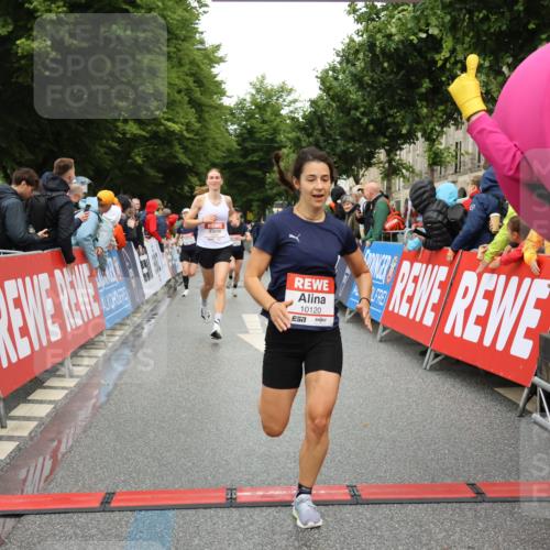 14.06.2026 - REWE Women's Run Strokosch-Dieckow http://msf.ph/oto/9754939 14.06.2026 09:47:39 Ziel 10081, 10118, 10120, 10206, 10790, 10808 meine-sportfotos.de