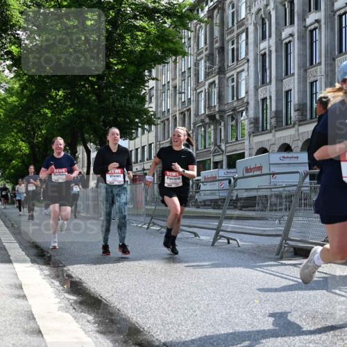 14.06.2026 - REWE Women's Run J. Mangold http://msf.ph/oto/9754960 14.06.2026 10:15:15 Ziel 10202, 10249, 10330, 10570, 10612, 10630, 10746, 11106, 11151 meine-sportfotos.de