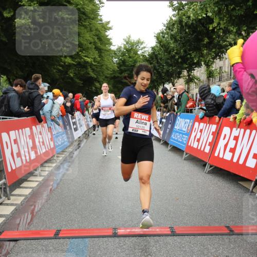 14.06.2026 - REWE Women's Run Strokosch-Dieckow http://msf.ph/oto/9754968 14.06.2026 09:47:39 Ziel 10081, 10118, 10120, 10206, 10790, 10808 meine-sportfotos.de