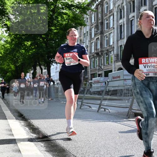 14.06.2026 - REWE Women's Run J. Mangold http://msf.ph/oto/9754989 14.06.2026 10:15:17 Ziel 10171, 10202, 10249, 10432, 10570, 10612, 10619, 10630, 10746 meine-sportfotos.de