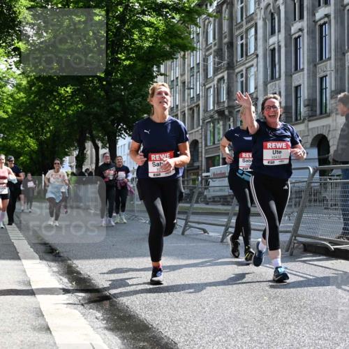 14.06.2026 - REWE Women's Run J. Mangold http://msf.ph/oto/9755034 14.06.2026 10:15:21 Ziel 10171, 10209, 10314, 10420, 10432, 10612, 10619, 10698, 11380, 11381 meine-sportfotos.de