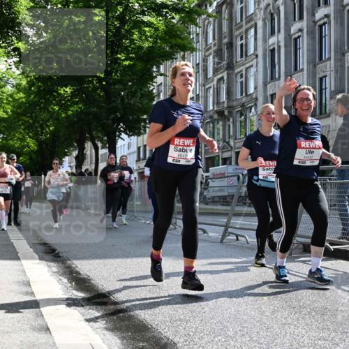14.06.2026 - REWE Women's Run J. Mangold http://msf.ph/oto/9755038 14.06.2026 10:15:21 Ziel 10171, 10209, 10314, 10420, 10432, 10612, 10619, 10698, 11380, 11381 meine-sportfotos.de