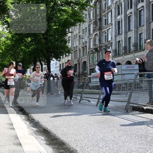 14.06.2026 - REWE Women's Run J. Mangold http://msf.ph/oto/9755060 14.06.2026 10:15:23 Ziel 10171, 10209, 10314, 10420, 10432, 10487, 10619, 10698, 11029, 11168, 11380, 11381 meine-sportfotos.de
