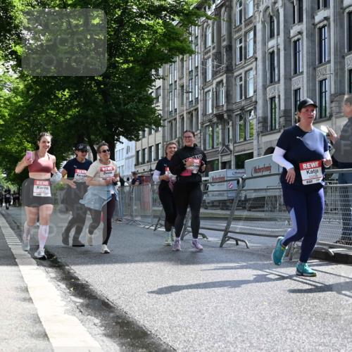 14.06.2026 - REWE Women's Run J. Mangold http://msf.ph/oto/9755072 14.06.2026 10:15:24 Ziel 10171, 10209, 10314, 10420, 10432, 10487, 10619, 10698, 11029, 11168, 11380, 11381 meine-sportfotos.de