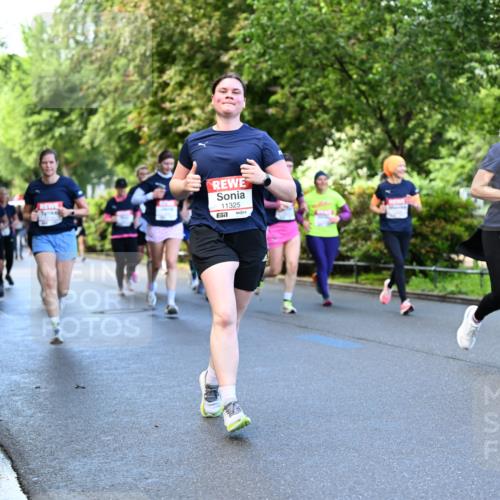 14.06.2026 - REWE Women's Run Dr. Thomas Lammeyer http://msf.ph/oto/9755133 14.06.2026 09:18:34 Laufen 11325, 7, 11131, 7 meine-sportfotos.de