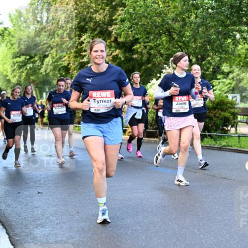 14.06.2026 - REWE Women's Run Dr. Thomas Lammeyer http://msf.ph/oto/9755157 14.06.2026 09:18:36 Laufen 10784, 57, 10043, 1004, 7 meine-sportfotos.de