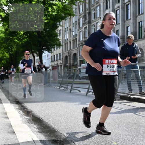 14.06.2026 - REWE Women's Run J. Mangold http://msf.ph/oto/9755170 14.06.2026 10:15:46 Ziel 10037, 10038, 10179, 11072 meine-sportfotos.de