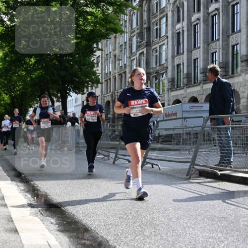 14.06.2026 - REWE Women's Run J. Mangold http://msf.ph/oto/9755194 14.06.2026 10:15:51 Ziel 10037, 10143, 10179, 10289, 11072, 11085 meine-sportfotos.de