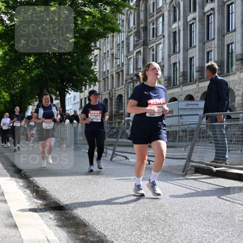14.06.2026 - REWE Women's Run J. Mangold http://msf.ph/oto/9755197 14.06.2026 10:15:51 Ziel 10037, 10143, 10179, 10289, 11072, 11085 meine-sportfotos.de
