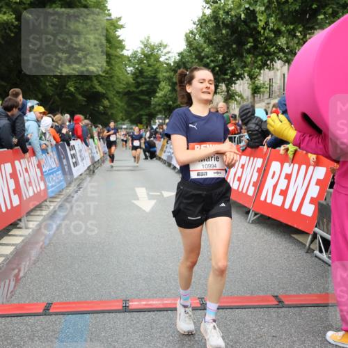 14.06.2026 - REWE Women's Run Strokosch-Dieckow http://msf.ph/oto/9755199 14.06.2026 09:47:28 Ziel 10118, 10386, 10488, 10994 meine-sportfotos.de