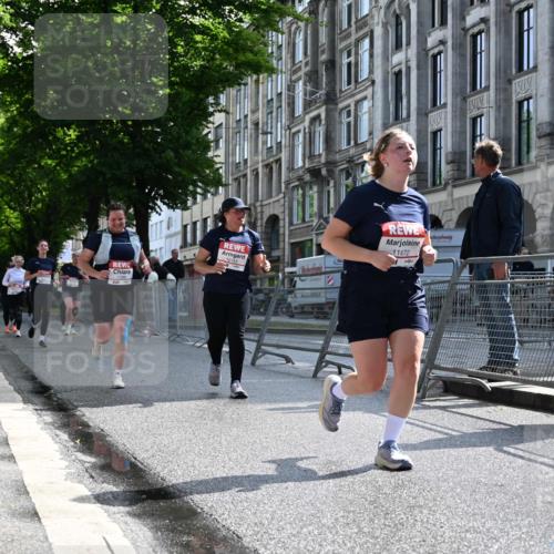 14.06.2026 - REWE Women's Run J. Mangold http://msf.ph/oto/9755201 14.06.2026 10:15:51 Ziel 10037, 10143, 10179, 10289, 11072, 11085 meine-sportfotos.de