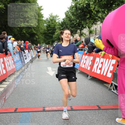14.06.2026 - REWE Women's Run Strokosch-Dieckow http://msf.ph/oto/9755225 14.06.2026 09:47:28 Ziel 10118, 10386, 10488, 10994 meine-sportfotos.de