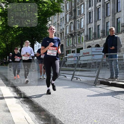 14.06.2026 - REWE Women's Run J. Mangold http://msf.ph/oto/9755232 14.06.2026 10:15:56 Ziel 10143, 10200, 10289, 11061, 11072, 11085, 11227, 11490 meine-sportfotos.de
