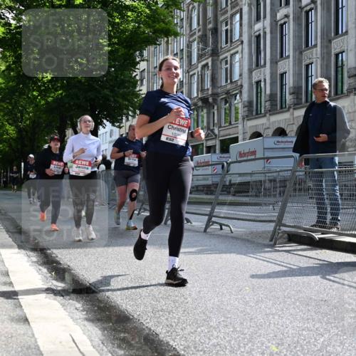 14.06.2026 - REWE Women's Run J. Mangold http://msf.ph/oto/9755235 14.06.2026 10:15:56 Ziel 10143, 10200, 10289, 11061, 11072, 11085, 11227, 11490 meine-sportfotos.de