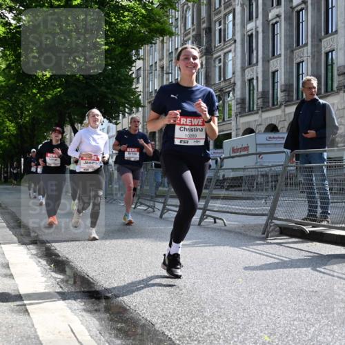 14.06.2026 - REWE Women's Run J. Mangold http://msf.ph/oto/9755237 14.06.2026 10:15:56 Ziel 10143, 10200, 10289, 11061, 11072, 11085, 11227, 11490 meine-sportfotos.de