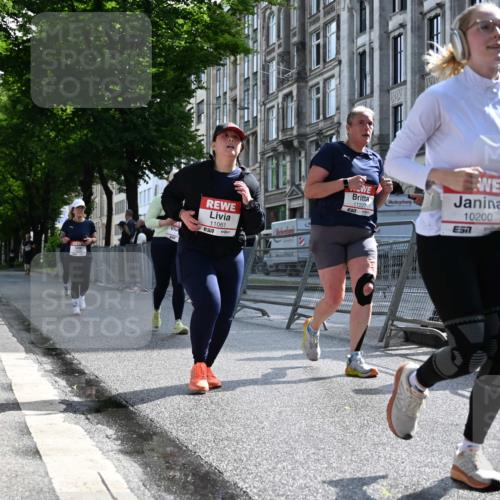 14.06.2026 - REWE Women's Run J. Mangold http://msf.ph/oto/9755260 14.06.2026 10:15:58 Ziel 10200, 10289, 10658, 11061, 11227, 11490 meine-sportfotos.de