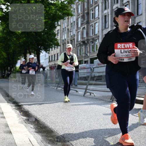 14.06.2026 - REWE Women's Run J. Mangold http://msf.ph/oto/9755271 14.06.2026 10:15:59 Ziel 10200, 10289, 10658, 11061, 11227, 11490 meine-sportfotos.de