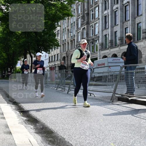 14.06.2026 - REWE Women's Run J. Mangold http://msf.ph/oto/9755278 14.06.2026 10:16:00 Ziel 10200, 10289, 10658, 11061, 11222, 11227, 11490 meine-sportfotos.de