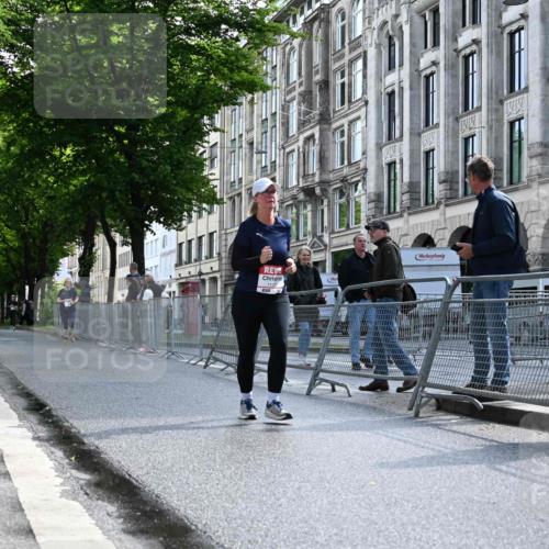 14.06.2026 - REWE Women's Run J. Mangold http://msf.ph/oto/9755299 14.06.2026 10:16:04 Ziel 10658, 11222, 11227, 11490 meine-sportfotos.de
