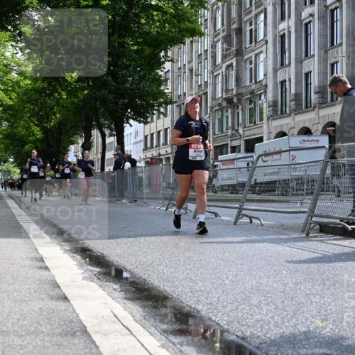 14.06.2026 - REWE Women's Run J. Mangold http://msf.ph/oto/9755312 14.06.2026 10:16:46 Ziel 10829 meine-sportfotos.de