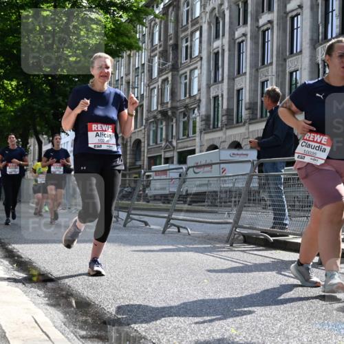 14.06.2026 - REWE Women's Run J. Mangold http://msf.ph/oto/9755340 14.06.2026 10:16:53 Ziel 10035, 10216, 10957, 10990, 11000, 11226, 11400 meine-sportfotos.de