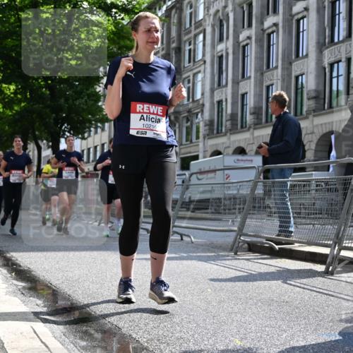 14.06.2026 - REWE Women's Run J. Mangold http://msf.ph/oto/9755344 14.06.2026 10:16:54 Ziel 10035, 10216, 10863, 10957, 10990, 11000, 11088, 11226, 11400 meine-sportfotos.de