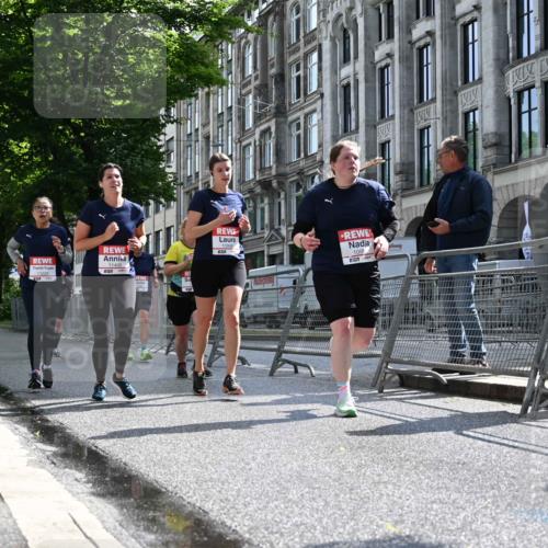 14.06.2026 - REWE Women's Run J. Mangold http://msf.ph/oto/9755348 14.06.2026 10:16:56 Ziel 10035, 10216, 10863, 10957, 10990, 11000, 11088, 11226, 11400 meine-sportfotos.de