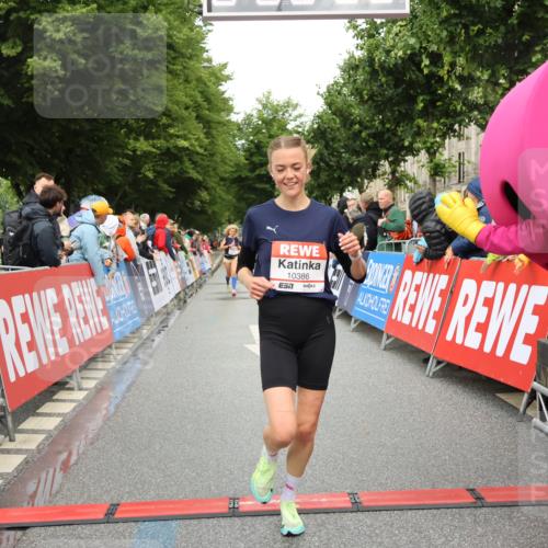 14.06.2026 - REWE Women's Run Strokosch-Dieckow http://msf.ph/oto/9755420 14.06.2026 09:47:21 Ziel 10386, 10601 meine-sportfotos.de